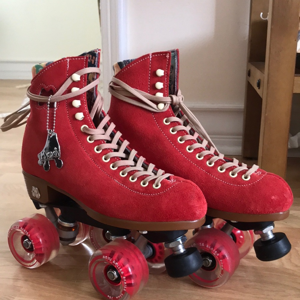 COPY - Poppy red moxi skates